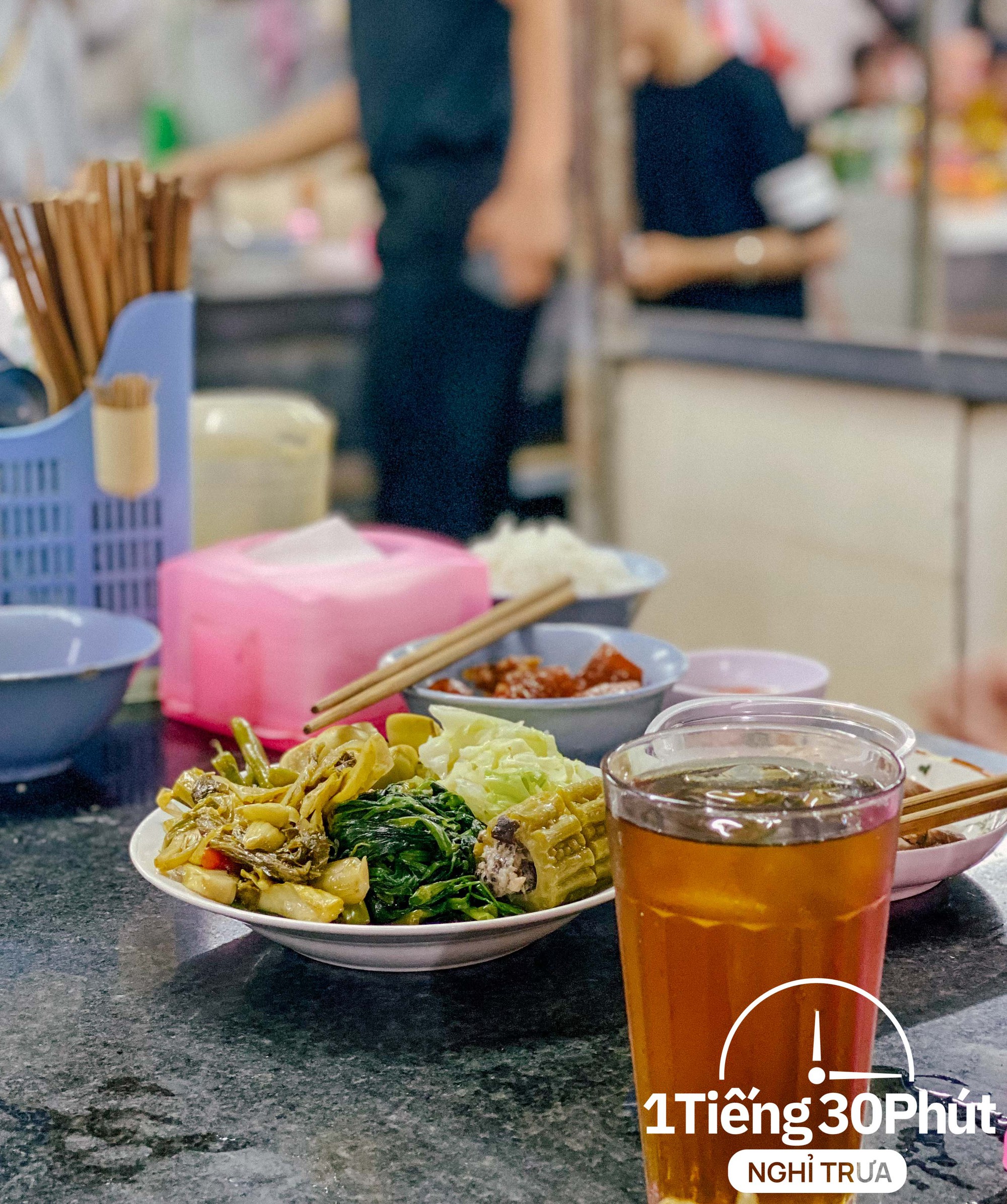 Ba hàng cơm bán suất dưới 40k, có đáng thành nơi dừng chân giờ trưa của các nhân viên văn phòng Hà Nội? - Ảnh 7. Ba hàng cơm bán suất dưới 40k, có đáng thành nơi dừng chân giờ trưa của các nhân viên văn phòng Hà Nội? - Ảnh 7.