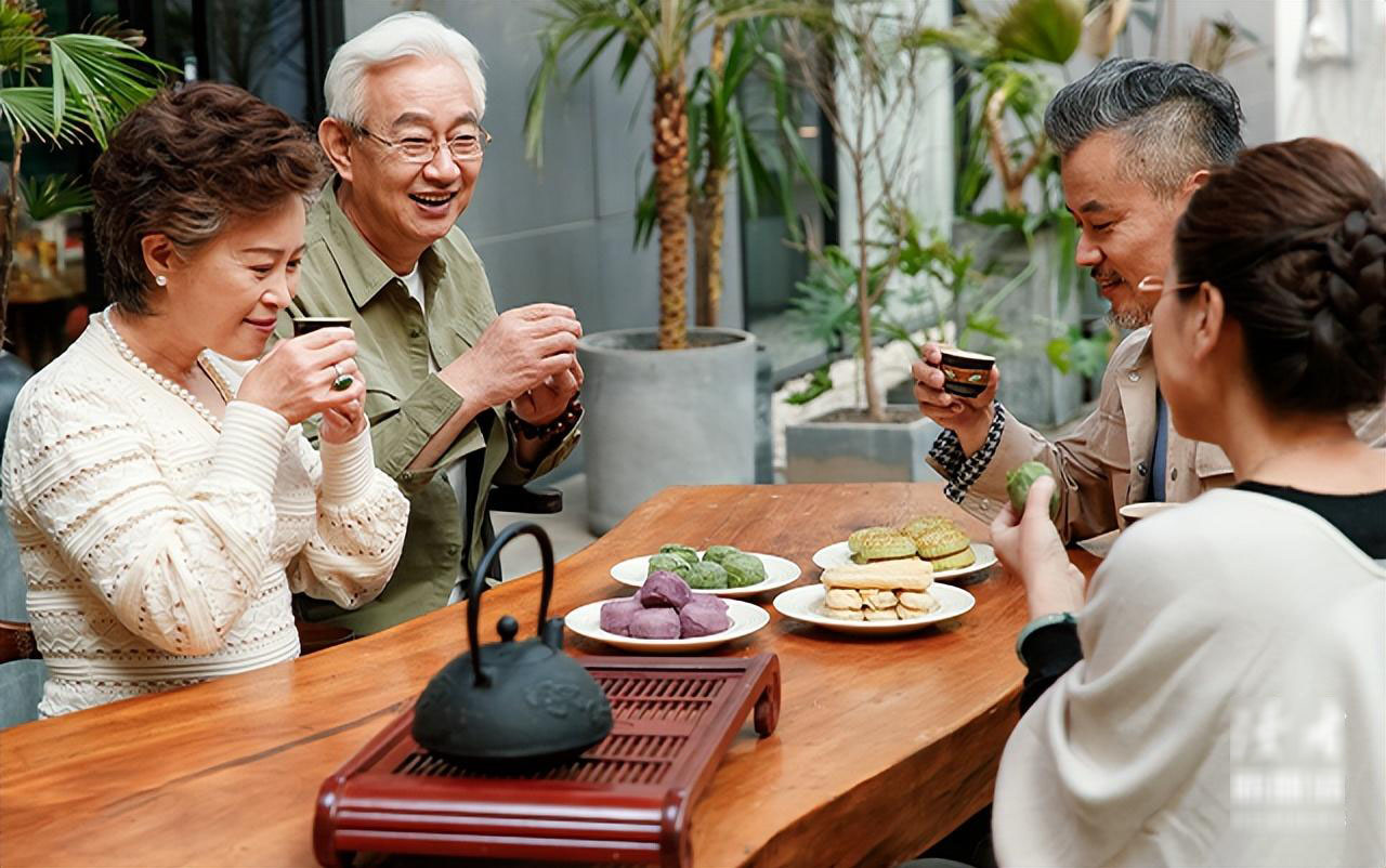68 tuổi, cụ ông nhận ra 3 cách hay để tuổi già bình yên: Không dựa vào con, không nhờ vả ai vẫn vui khỏe- Ảnh 1. 68 tuổi, cụ ông nhận ra 3 cách hay để tuổi già bình yên: Không dựa vào con, không nhờ vả ai vẫn vui khỏe- Ảnh 1.