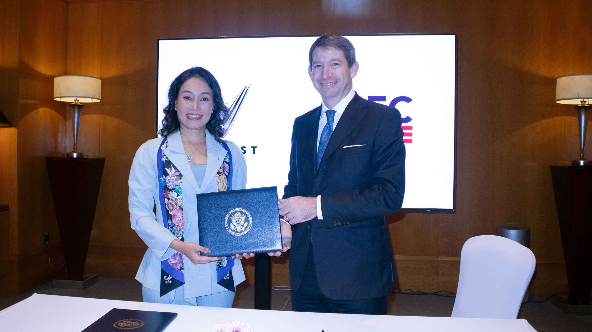 Tập đoàn Tài Chính Phát triển Quốc tế Mỹ ký Ý định thư tài trợ 500 triệu USD cho VinFast - Ảnh 1.