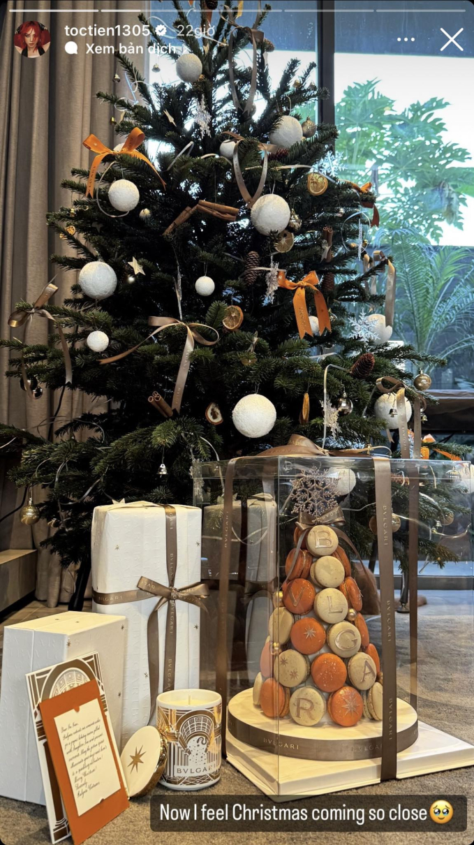 Noel cận kề, đường đua decor Xmas nhộn nhịp hơn: Biệt thự của Lệ Quyên lung linh lóa mắt, Tóc Tiên, Min... khoe cây thông siêu sang - Ảnh 7. Noel cận kề, đường đua decor Xmas nhộn nhịp hơn: Biệt thự của Lệ Quyên lung linh lóa mắt, Tóc Tiên, Min... khoe cây thông siêu sang - Ảnh 7.