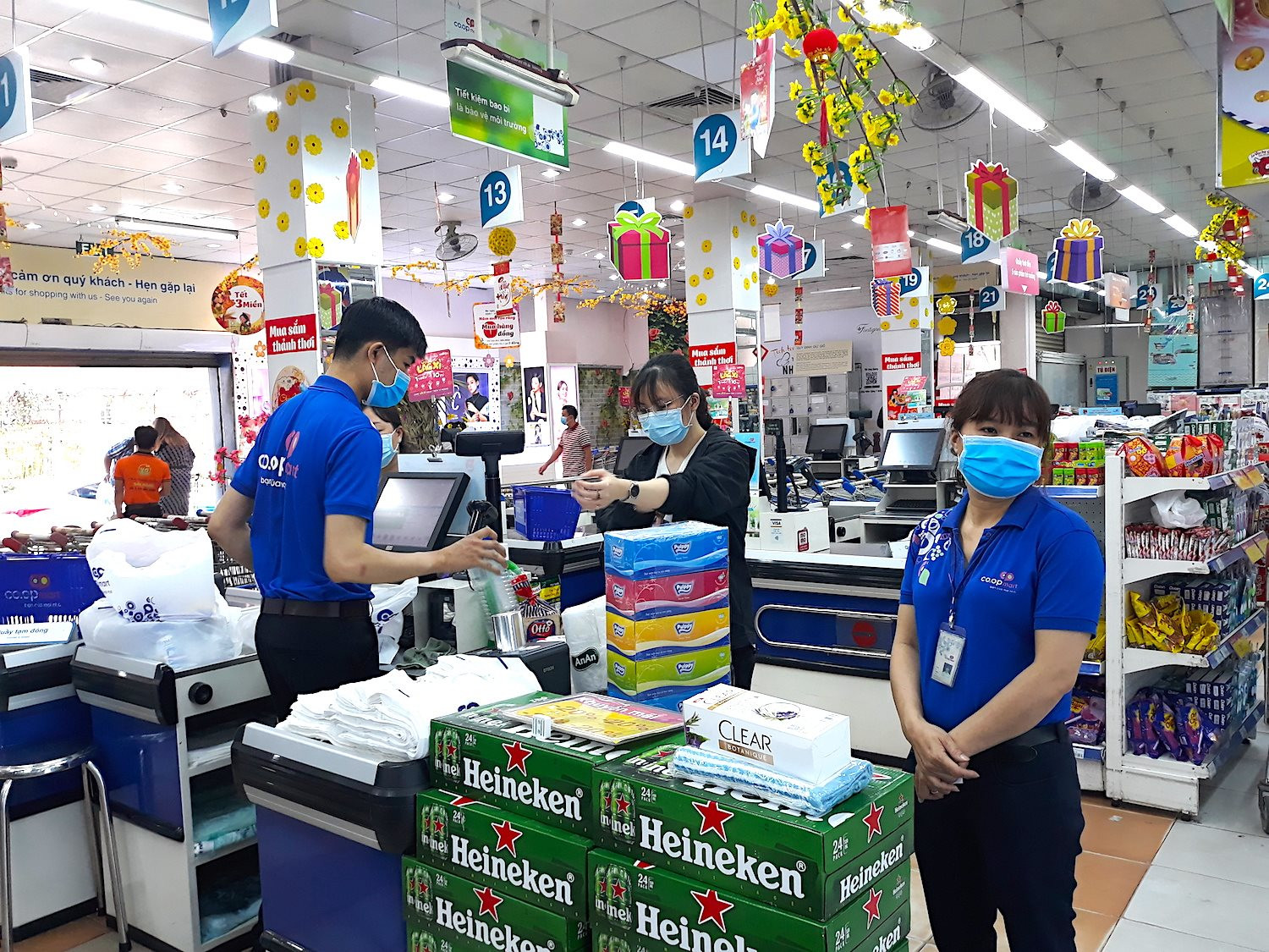 Saigon Co.op giành lại ngôi vị số 1 Việt Nam về bán lẻ siêu thị từ tay VinMart và VinMart+, duy trì doanh thu &quot;khủng&quot; hơn 30.000 tỷ đồng - Ảnh 1.