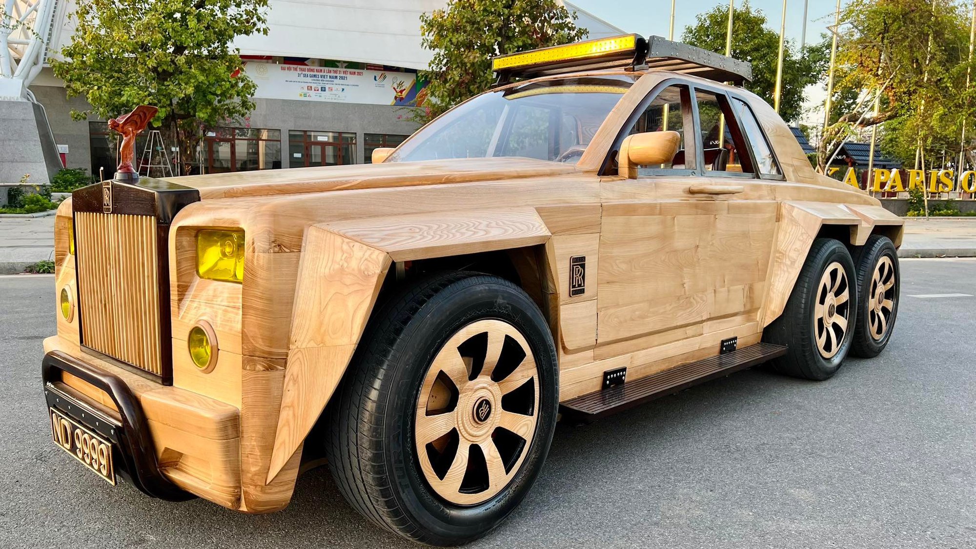 Siêu xe RollsRoyce Phantom Tempus ấn tượng với thiết kế lấy cảm hứng từ vũ  trụ  Blog Xe Hơi Carmudi