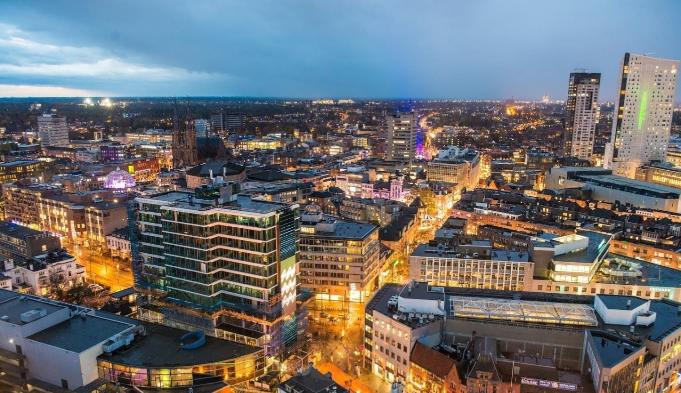Cách một thành phố nhỏ bé ở Hà Lan trở thành công xưởng công nghệ của thế giới chỉ nhờ 1 công ty, khiến cả thế giới phải ngước nhìn - Ảnh 1.