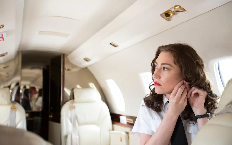 Tiếp viên hàng không kể bí mật chuyện phục vụ giới siêu giàu, thu nhập 75 triệu đồng/tháng, có khi nhận được 63 triệu tiền tip - Ảnh 3.