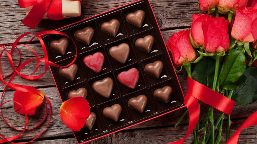Mùa Valentine 2023 đầy bất ổn: Lạm phát khiến nhiều doanh nghiệp chocolate phải giở chiêu trò, vờ tăng kích thước hộp rồi tăng giá bán - Ảnh 1.