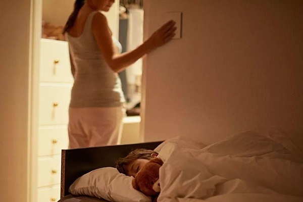 Sống trong nhung lụa từ nhỏ, 14 tuổi cao 1m7 vẫn đòi ngủ chung giường với mẹ, chàng trai nhận cái kết đau đớn khi trưởng thành - Ảnh 4.