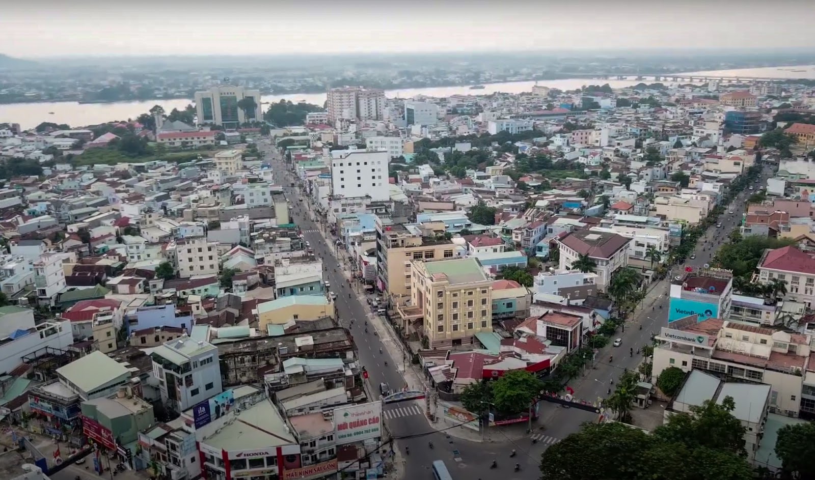 Thành phố trực thuộc tỉnh đông dân nhất Việt Nam, ngang Cần Thơ, Đà Nẵng có gì đặc biệt? - Ảnh 3.