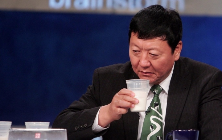 Làm tỷ phú gian nan như “Á vương ngành sữa” Trung Quốc: Rời công ty gắn bó suốt 10 năm vì “bất hòa”, lập doanh nghiệp mới thì “vận đen” giáng xuống, lao đao mãi mới được nghỉ hưu - Ảnh 3.