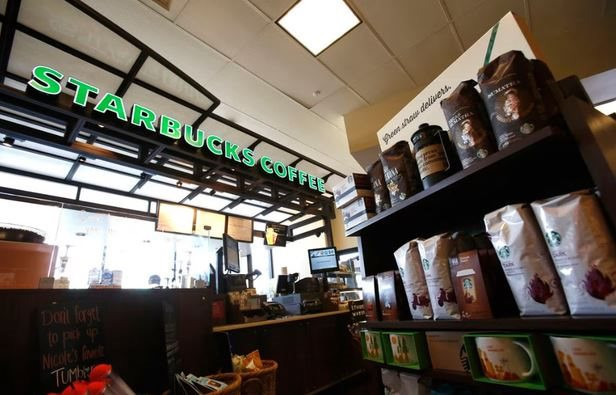 300.000 chai cà phê Starbucks bị thu hồi vì chứa thủy tinh - Ảnh 1.