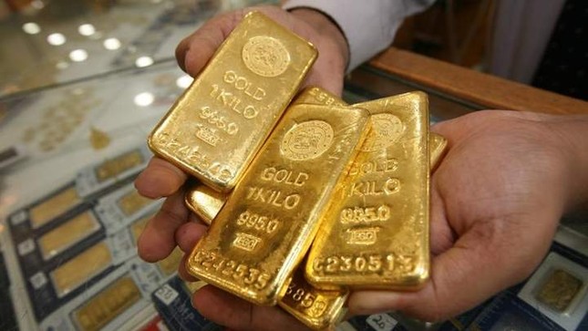 Vàng thế giới đi lùi, vàng trong nước có mất mốc 67 triệu đồng/lượng? - Ảnh 1.