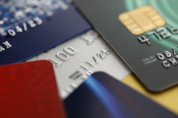 Chuyên gia Mỹ cảnh báo: Thẻ tín dụng bỗng phát sinh giao dịch chỉ 200 đồng? Cẩn thận bạn có thể bị chiếm đoạt hết tiền - Ảnh 2.