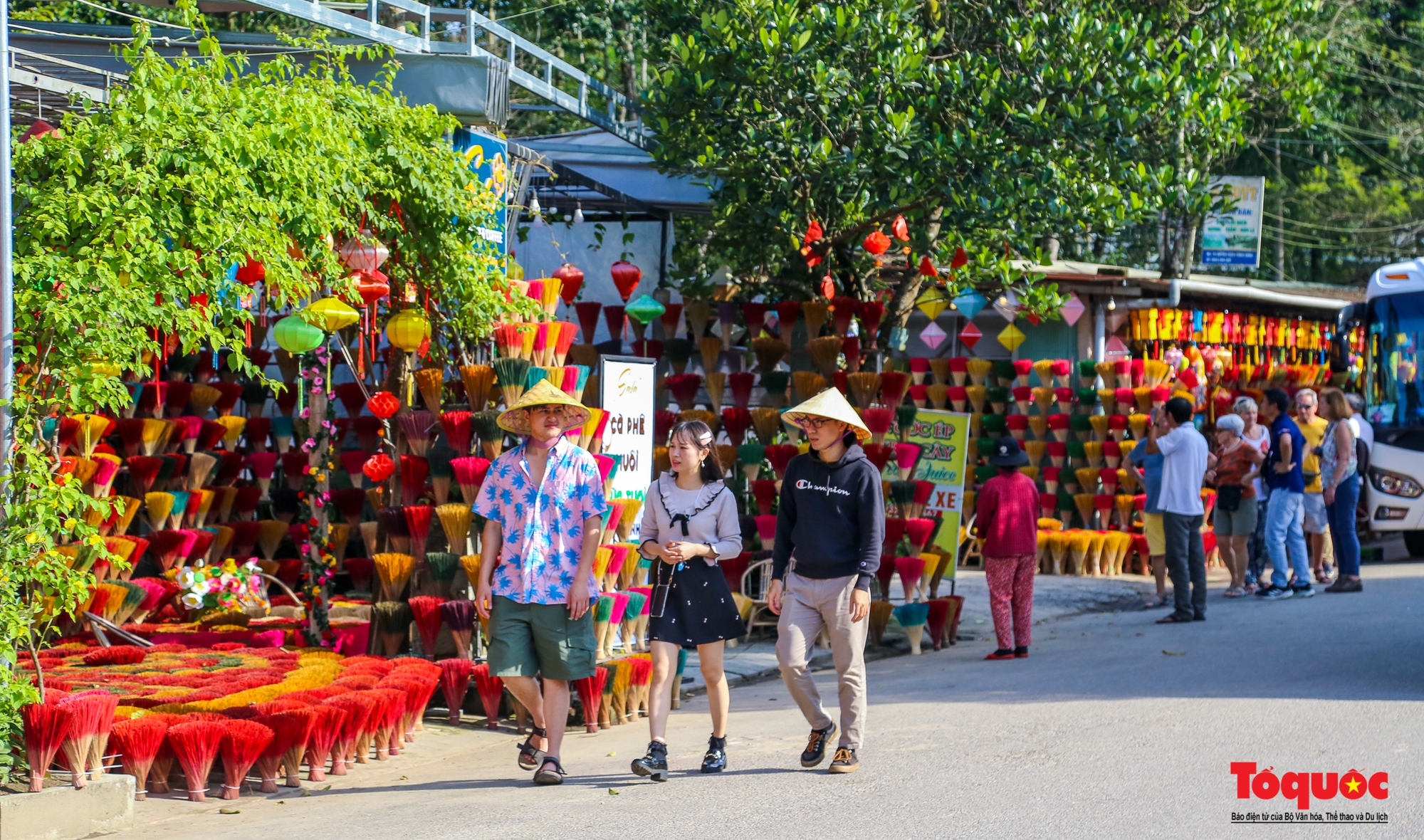 Làng hương Thủy Xuân &quot;níu chân&quot; du khách khi đến Huế - Ảnh 5.