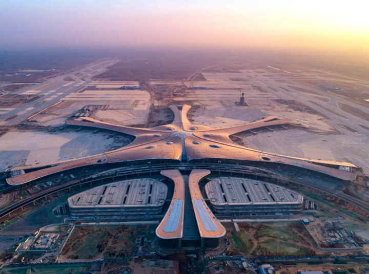 Cận cảnh siêu sân bay ‘sao biển’ trị giá 63 tỷ USD ở Trung Quốc - Ảnh 1.
