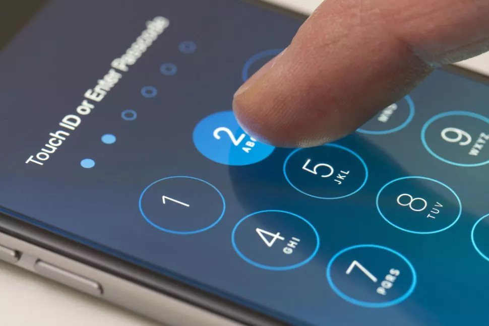 Để lộ dãy số này trên màn hình iPhone có thể khiến bạn mất hết tiền trong tài khoản “chỉ sau vài giây” - Ảnh 3.