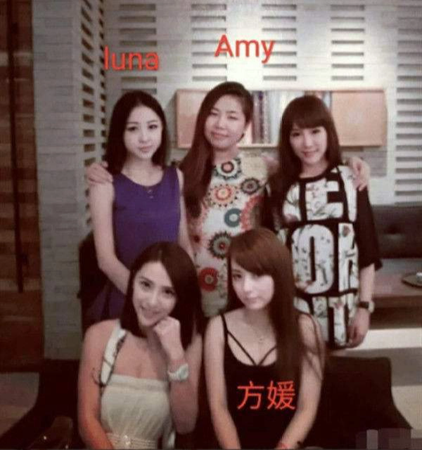 Góc khuất giới thượng lưu Trung Quốc: Có 'khóa đào tạo thành vợ đại gia', nhiều người đẹp cùng xài chung chiếc vớ hiệu để xây dựng hình tượng quý cô giàu sang - Ảnh 4. Góc khuất giới thượng lưu Trung Quốc: Có 'khóa đào tạo thành vợ đại gia', nhiều người đẹp cùng xài chung chiếc vớ hiệu để xây dựng hình tượng quý cô giàu sang - Ảnh 4.