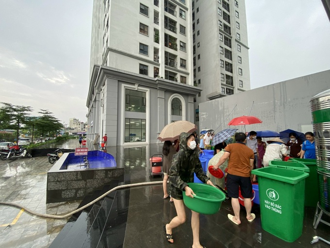 Giá nước sạch ở Hà Nội sắp tăng sau gần 10 năm bình ổn - Ảnh 1.