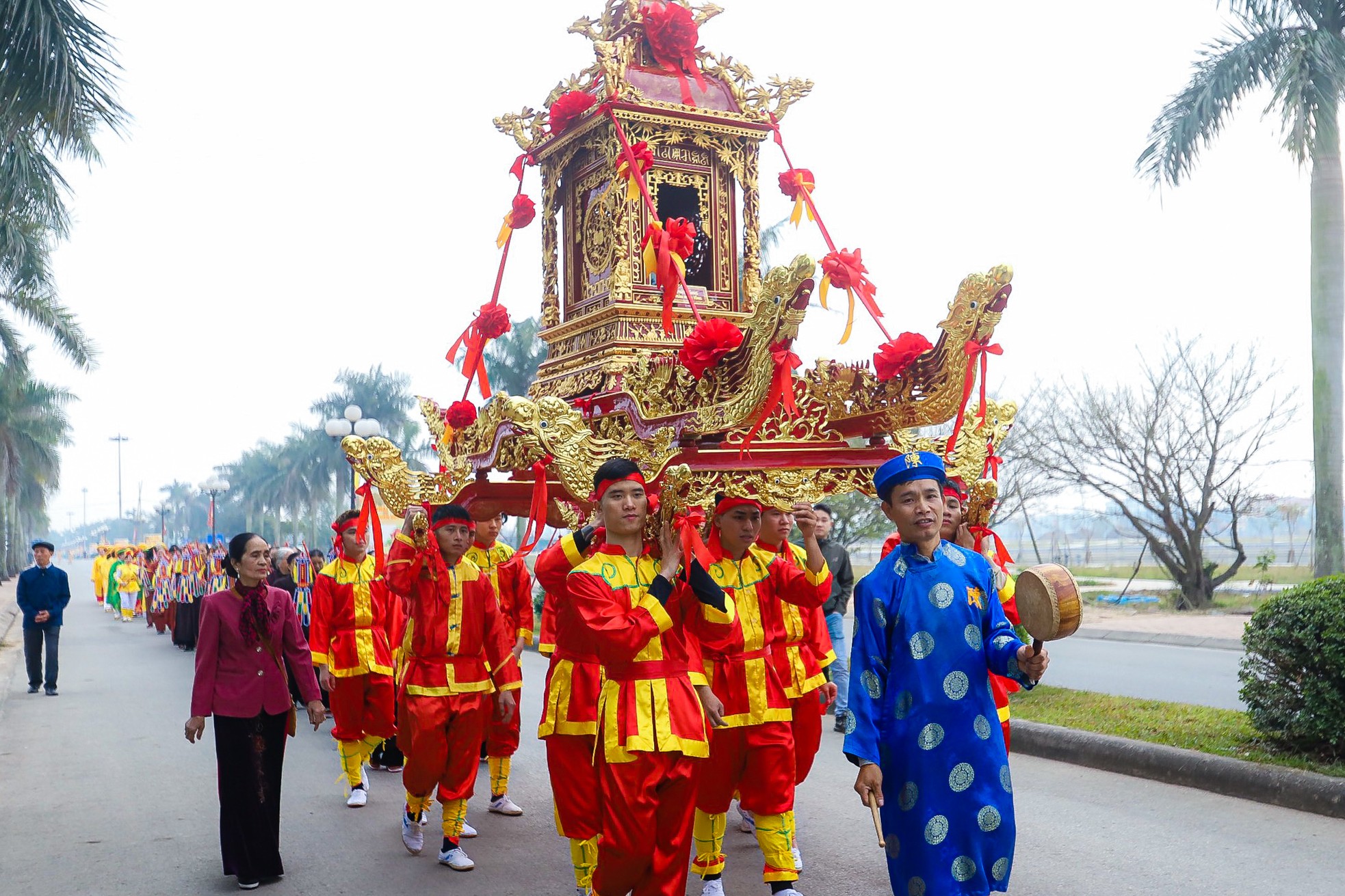 Cận cảnh nghi lễ mở màn Lễ hội khai ấn đền Trần 2023 - Ảnh 1.