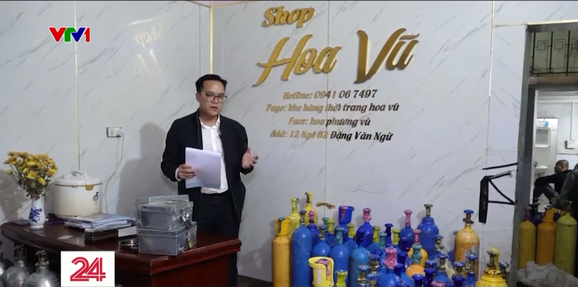 Cửa hàng quần áo bán khí cười khắp Hà Nội, thu 10 triệu đồng/ngày - Ảnh 3.