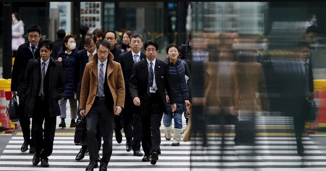 Nỗi khổ của lao động Nhật Bản: 30 năm chưa được tăng lương - Ảnh 1.