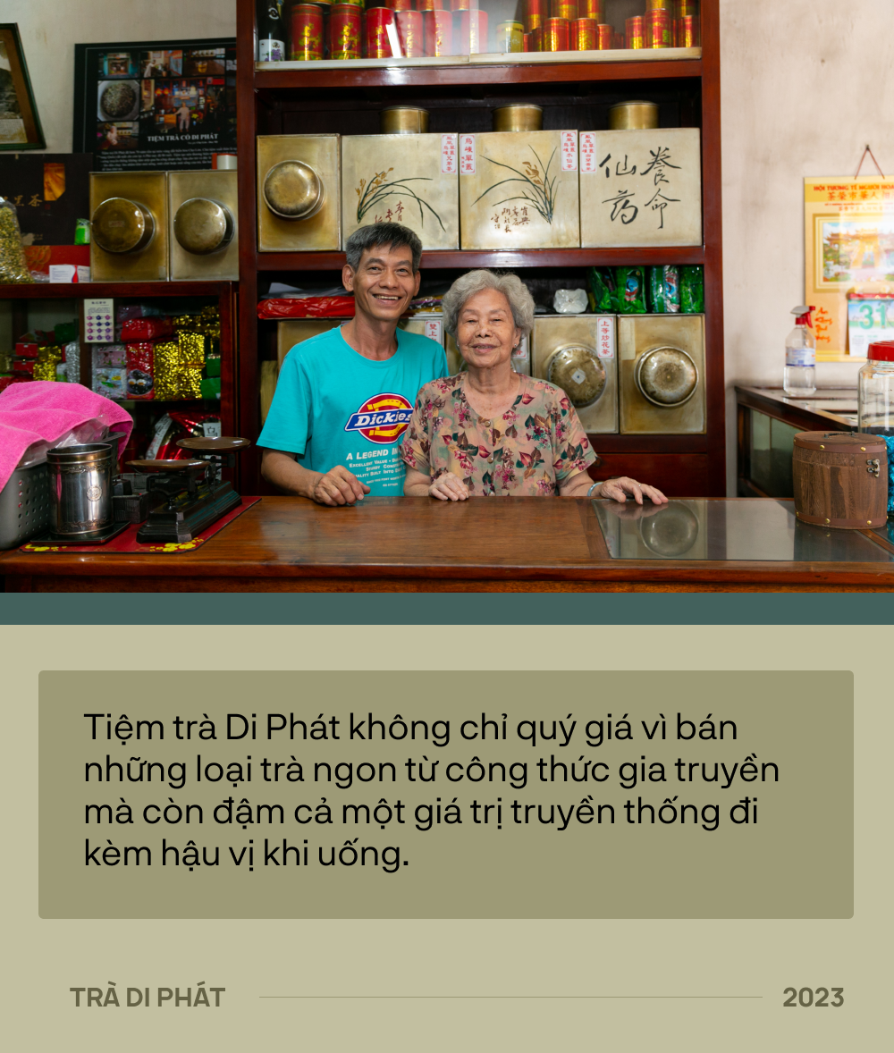 Tiệm trà 70 năm tuổi tại TP.HCM truyền đời “xuyên biên giới” với công thức làm ra hai loại trà quý có khi lên tới 350 triệu đồng/kg - Ảnh 1.