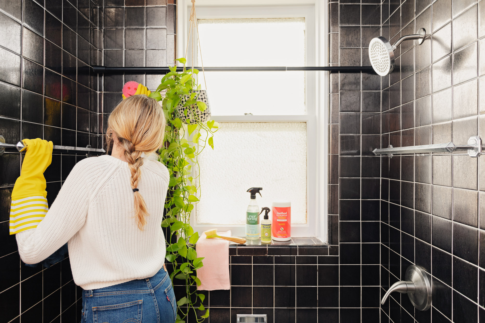5 vị trí "lý tưởng" hình thành nấm mốc khi thời tiết nồm ẩm - Ảnh 1. 5 vị trí "lý tưởng" hình thành nấm mốc khi thời tiết nồm ẩm - Ảnh 1.