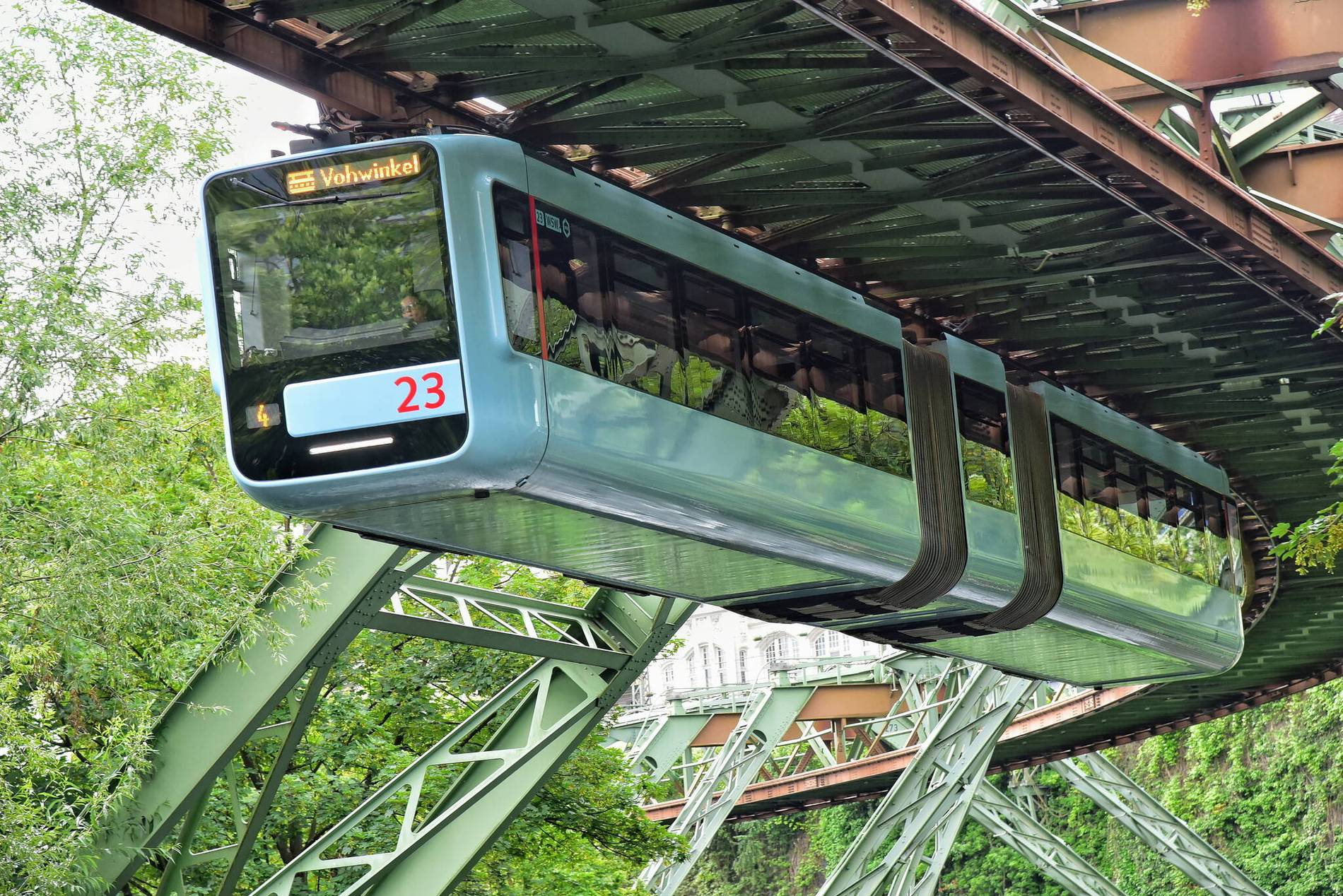 Ghé thăm nước Đức đừng quên trải nghiệm tuyến đường sắt treo đặc biệt và lâu đời nhất thế giới - Ảnh 5. Ghé thăm nước Đức đừng quên trải nghiệm tuyến đường sắt treo đặc biệt và lâu đời nhất thế giới - Ảnh 5.