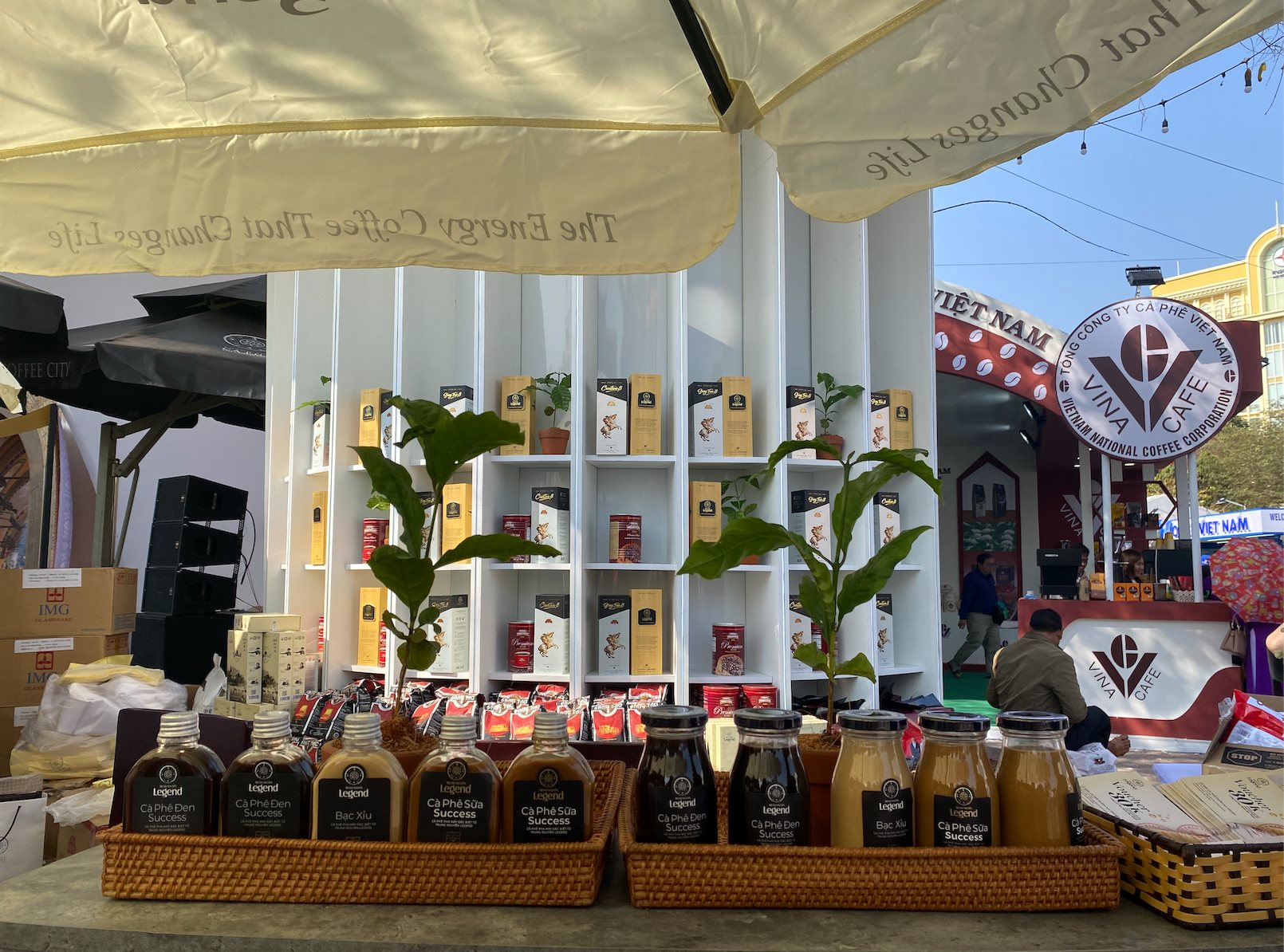Gần 500 quán cà phê ở Đắk Lắk phục vụ miễn phí cho khách du lịch, nỗ lực đưa Buôn Ma Thuột thành điểm đến của cà phê thế giới - Ảnh 1.