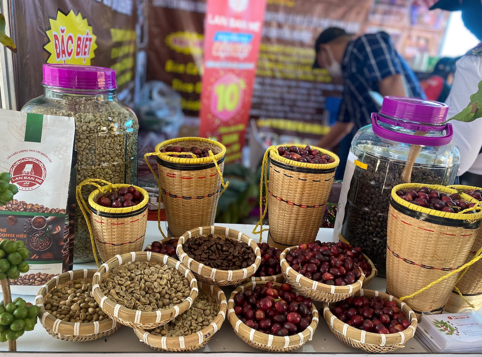 Gần 500 quán cà phê ở Đắk Lắk phục vụ miễn phí cho khách du lịch, nỗ lực đưa Buôn Ma Thuột thành điểm đến của cà phê thế giới - Ảnh 4.