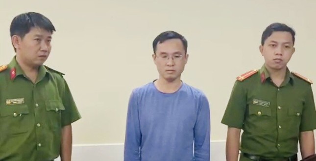 Phó tổng giám đốc công ty bị bắt vì đưa hối lộ cho Cục Đăng kiểm Việt Nam - Ảnh 1.