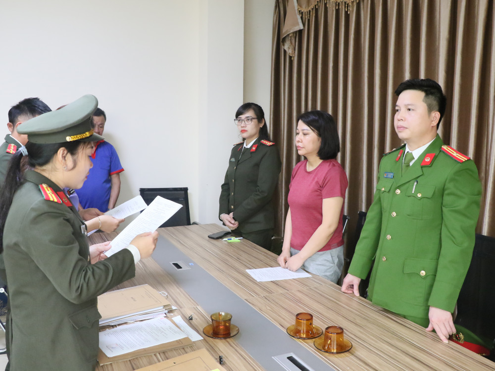Bắt, khám xét nhà giám đốc và phó giám đốc Công ty Lam Hồng - Ảnh 1. Bắt, khám xét nhà giám đốc và phó giám đốc Công ty Lam Hồng - Ảnh 1.