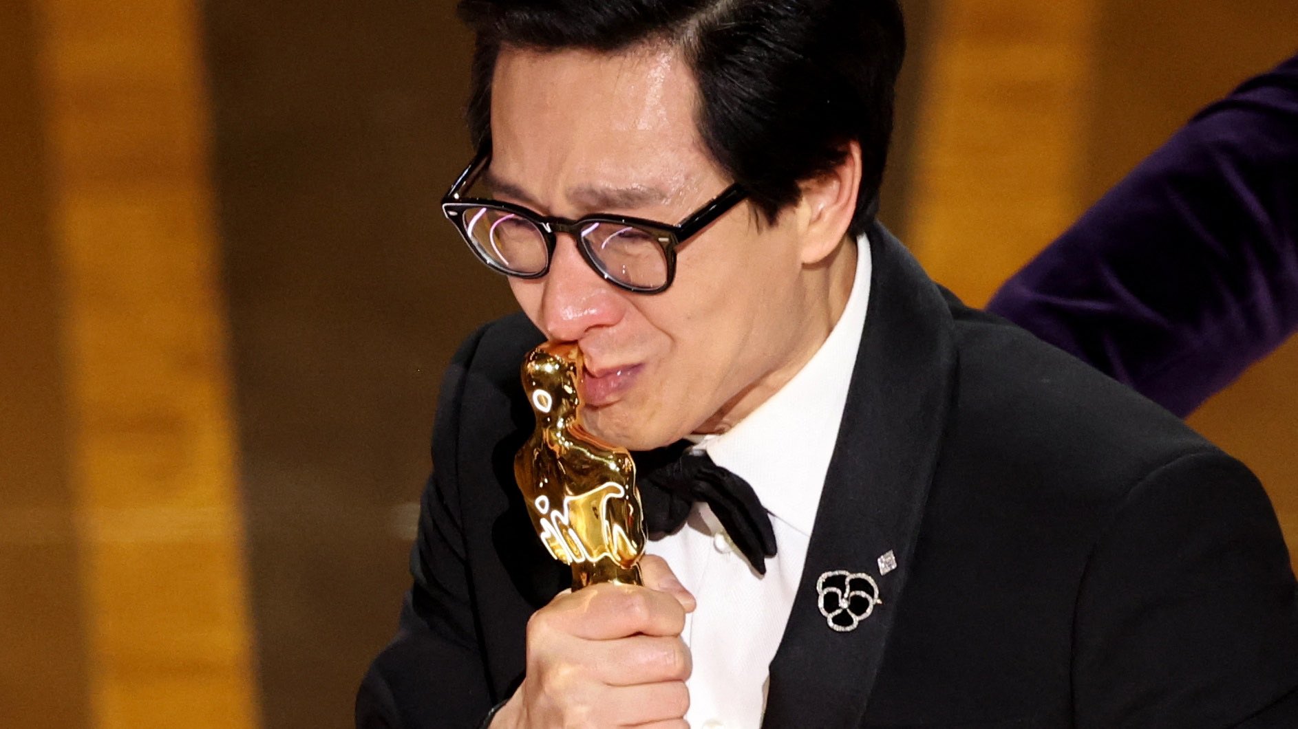 NÓNG: Sao gốc Việt Quan Kế Huy chiến thắng Oscar, lập hàng loạt kỷ lục khủng của điện ảnh thế giới! - Ảnh 2.