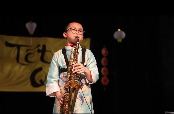 Cậu bé 12 tuổi sống ở Pháp luôn đam mê quảng bá văn hoá Việt: Là người khởi xướng dự án ý nghĩa về áo dài - Ảnh 3.