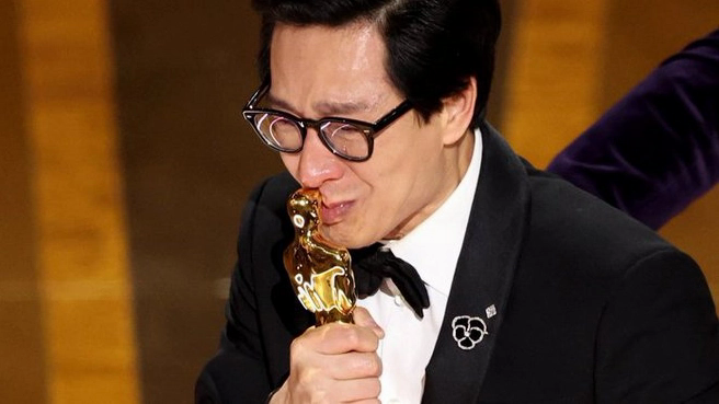 Chân dung sao gốc Việt vừa đoạt giải Oscar: Bị thất sủng suốt 30 năm, từng sánh vai cùng Trương Ngọc Ánh nhưng không được khán giả &quot;nhớ mặt chỉ tên&quot; - Ảnh 2.