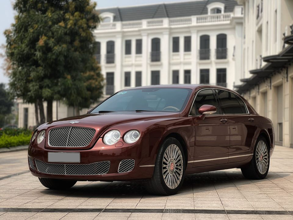 Bentley Flying Spur rao bán rẻ hơn Toyota Camry: Người bán cho biết xe 'hoàn hảo' - Ảnh 2.