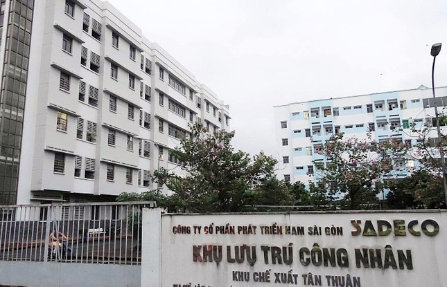 TPHCM 'cạn' quỹ đất xây nhà lưu trú công nhân - Ảnh 1. TPHCM 'cạn' quỹ đất xây nhà lưu trú công nhân - Ảnh 1.
