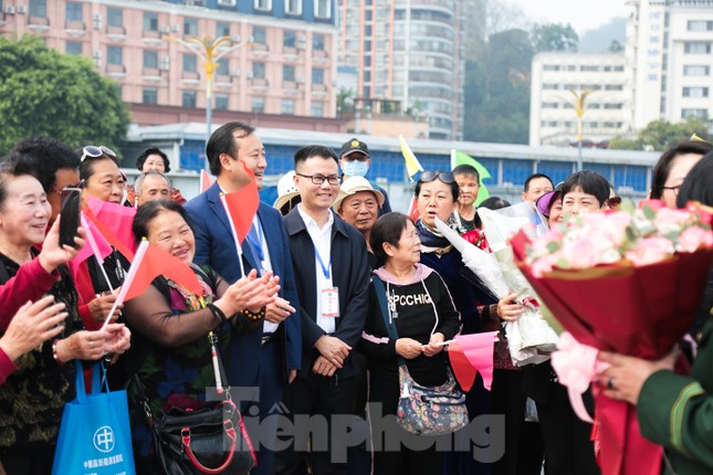 Gần 80 khách Trung Quốc đi tour du lịch 6 ngày nhập cảnh Lào Cai - Ảnh 4.