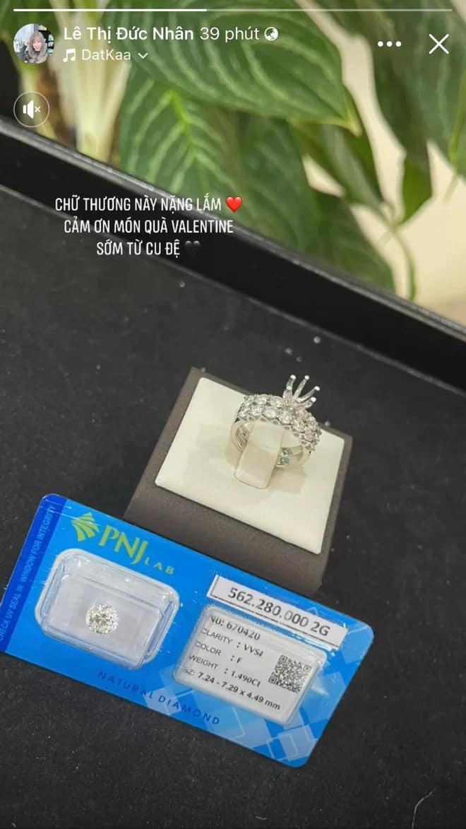 Từ YouTuber "kiếm tiền như nước" 200 triệu đồng/tháng, nhà xe cả BST, bà Nhân Vlog vướng ồn ào với bác sĩ, phải cúi đầu xin lỗi nhưng dư luận vẫn "quay lưng" - Ảnh 5. Từ YouTuber "kiếm tiền như nước" 200 triệu đồng/tháng, nhà xe cả BST, bà Nhân Vlog vướng ồn ào với bác sĩ, phải cúi đầu xin lỗi nhưng dư luận vẫn "quay lưng" - Ảnh 5.