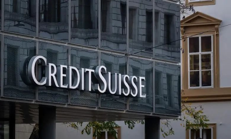 Credit Suisse tuyên bố sắp vay 53 tỷ USD để 'củng cố hoạt động', cổ phiếu xuống thấp nhất mọi thời đại - Ảnh 1.