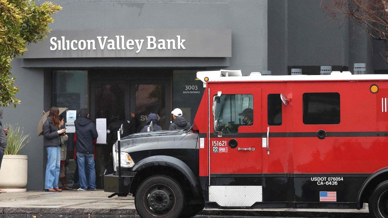 SVB, Signature Bank và Silvergate Bank đóng cửa: Giới chuyên gia trấn an nhà đầu tư - Ảnh 1.