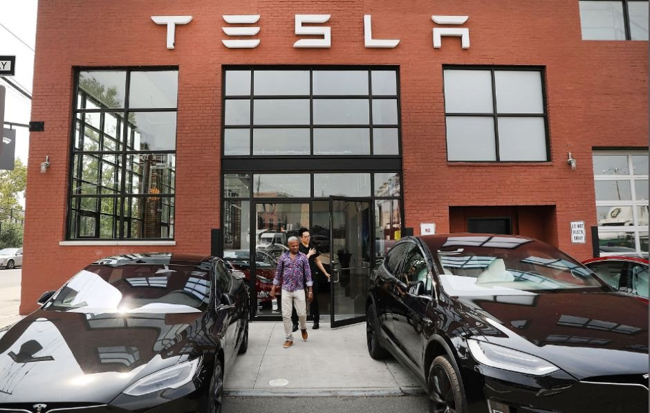 Tesla bị khách hàng kiện vì độc quyền sửa chữa và bán phụ tùng 'đắt cắt cổ' - Ảnh 1. Tesla bị khách hàng kiện vì độc quyền sửa chữa và bán phụ tùng 'đắt cắt cổ' - Ảnh 1.