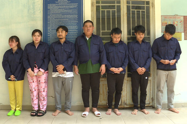 Nhân viên Cty mua bán nợ thực hiện hàng trăm nghìn cuộc gọi 'khủng bố' mỗi tháng - Ảnh 1.