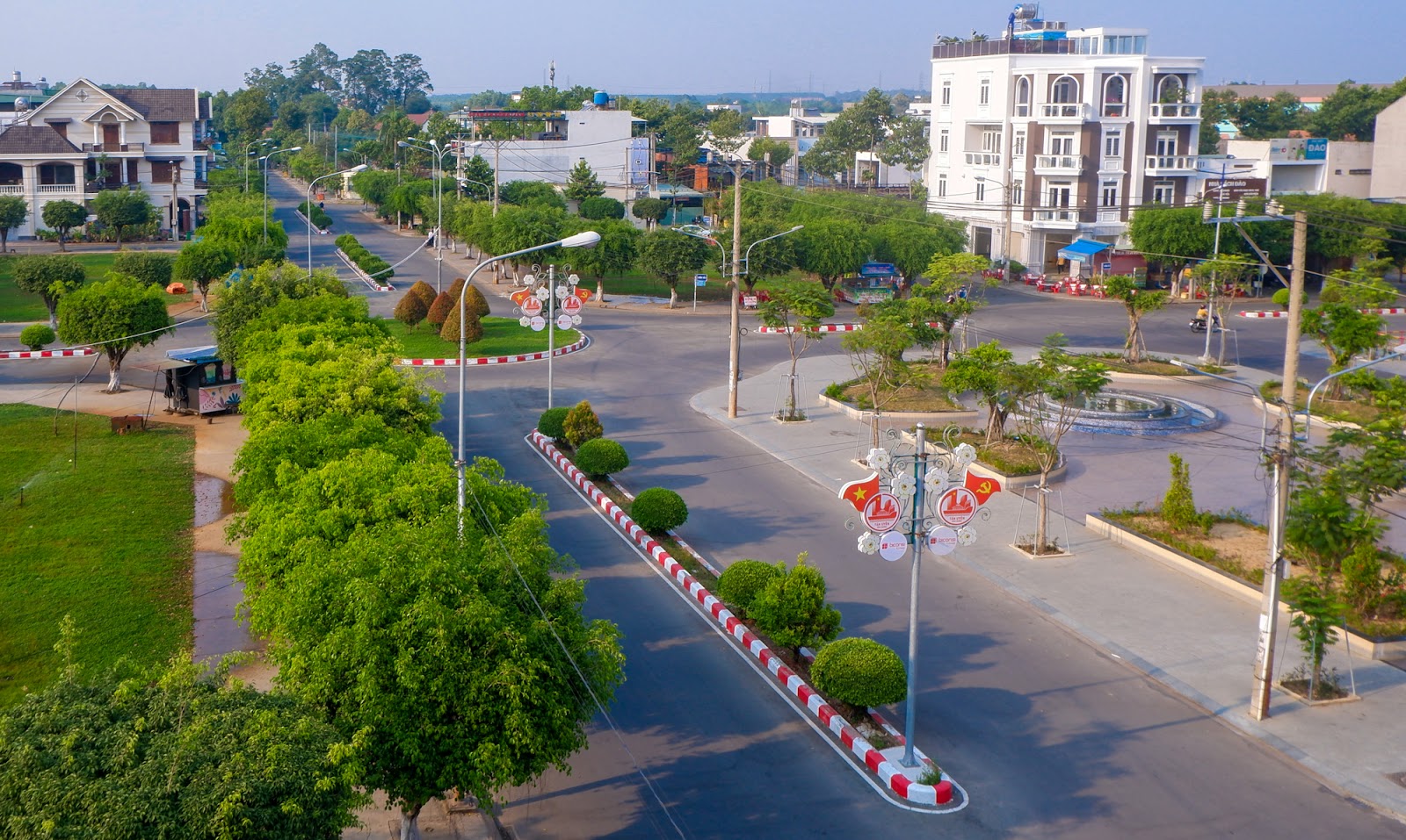 Toàn cảnh thị xã đông dân nhất Việt Nam sắp lên thành phố - Ảnh 6.