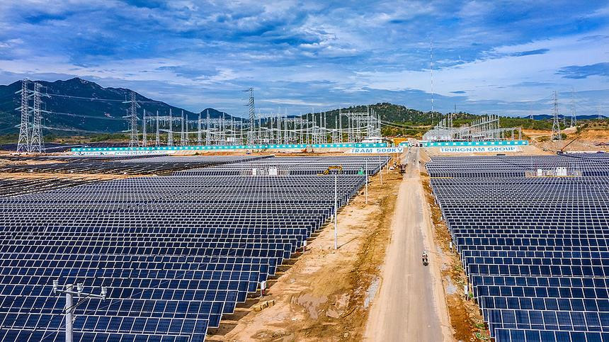 EVN giải thích việc dừng mua 172 MW điện mặt trời của Trung Nam - Ảnh 1.