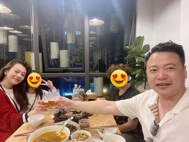 Mặc người cũ cà khịa, Shark Bình và Quỳnh Búp Bê nắm tay… đi khắp thế gian: Tỷ phú ngày càng trẻ trung, biết bắt trend bên tình trẻ - Ảnh 1. Mặc người cũ cà khịa, Shark Bình và Quỳnh Búp Bê nắm tay… đi khắp thế gian: Tỷ phú ngày càng trẻ trung, biết bắt trend bên tình trẻ - Ảnh 1.