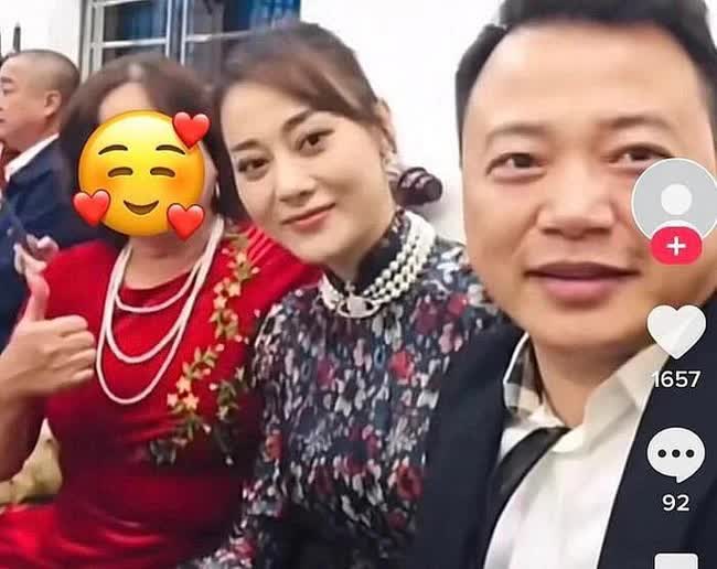 Mặc người cũ cà khịa, Shark Bình và Quỳnh Búp Bê nắm tay… đi khắp thế gian: Tỷ phú ngày càng trẻ trung, biết bắt trend bên tình trẻ - Ảnh 3. Mặc người cũ cà khịa, Shark Bình và Quỳnh Búp Bê nắm tay… đi khắp thế gian: Tỷ phú ngày càng trẻ trung, biết bắt trend bên tình trẻ - Ảnh 3.