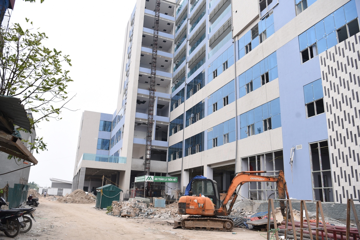 Nhiều bệnh viện ở Hà Nội xây xong đứng trước nguy cơ thiếu thiết bị y tế - Ảnh 3.