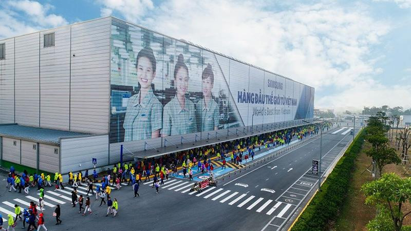 Tổng giám đốc Samsung Việt Nam: Thông tin chuyển dây chuyền sản xuất smartphone từ Việt Nam sang Ấn Độ không đúng sự thật - Ảnh 1. Tổng giám đốc Samsung Việt Nam: Thông tin chuyển dây chuyền sản xuất smartphone từ Việt Nam sang Ấn Độ không đúng sự thật - Ảnh 1.