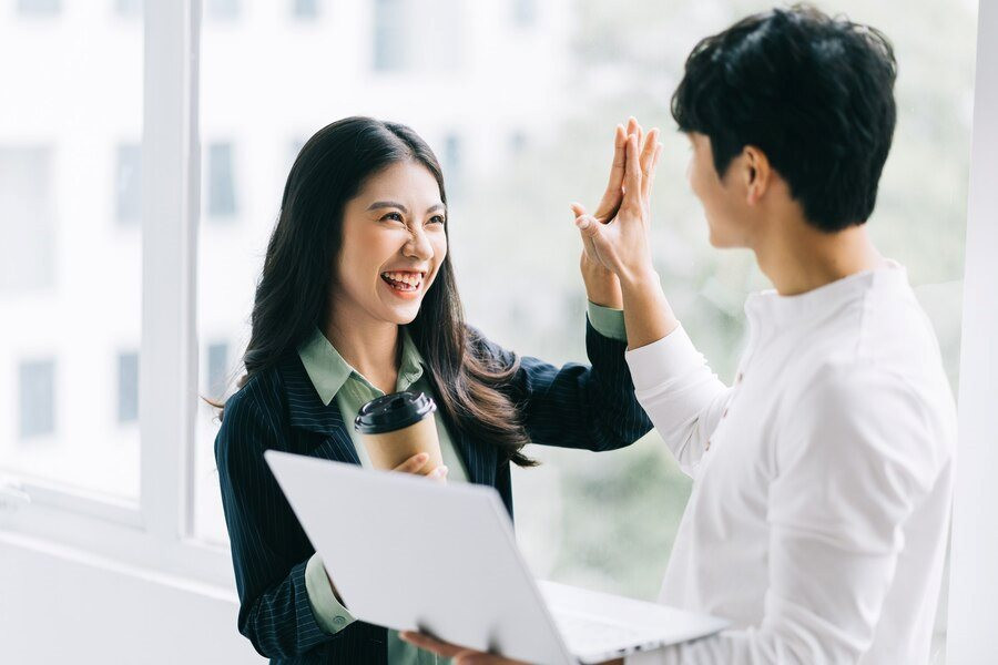 ‘CEO chuyên huấn luyện CEO’ tiết lộ một kỹ năng mềm hầu hết người siêu thành công đều sở hữu - Ảnh 1. ‘CEO chuyên huấn luyện CEO’ tiết lộ một kỹ năng mềm hầu hết người siêu thành công đều sở hữu - Ảnh 1.