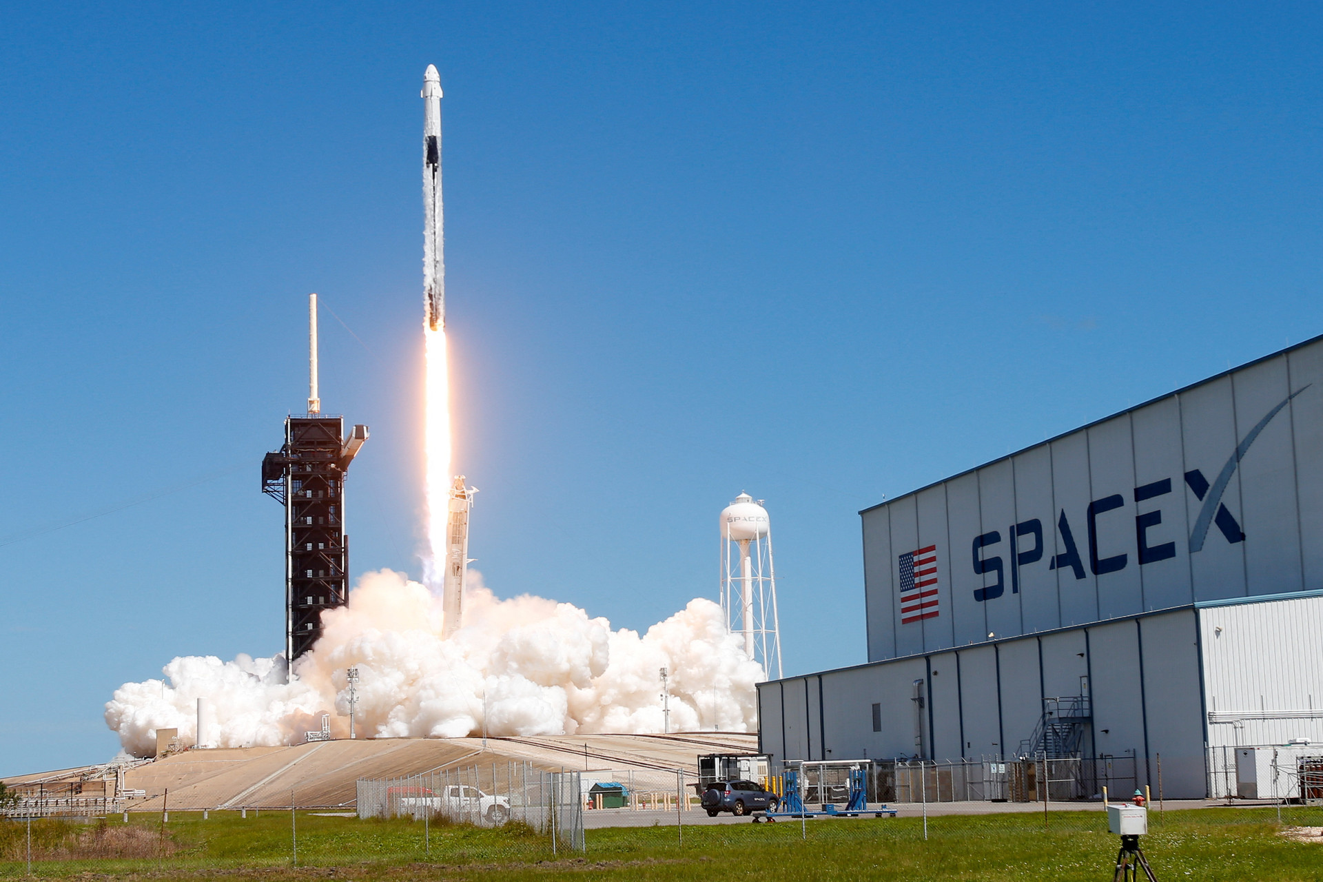 Phái đoàn Mỹ lớn nhất từ trước đến nay sắp thăm Việt Nam: 50 doanh nghiệp gồm SpaceX, Netflix, Boeing góp mặt - Ảnh 1. Phái đoàn Mỹ lớn nhất từ trước đến nay sắp thăm Việt Nam: 50 doanh nghiệp gồm SpaceX, Netflix, Boeing góp mặt - Ảnh 1.