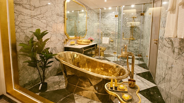 Khách sạn Dolce by Wyndham Hanoi Golden Lake là khách sạn dát vàng thứ 2 tại Việt Nam và là khách sạn dát vàng đầu tiên tại Hà Nội đang được đại gia &quot;Đường Bia&quot; rao bán cạnh tranh với giá khởi điểm 250 triệu USD. - Ảnh 6.